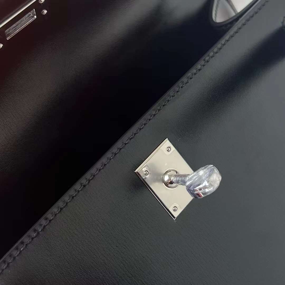 Hermès（爱马仕）Mini Kelly Pochette Boxcalf Ck89 黑色 银扣 22cm 全手工蜡线缝制 Phw
