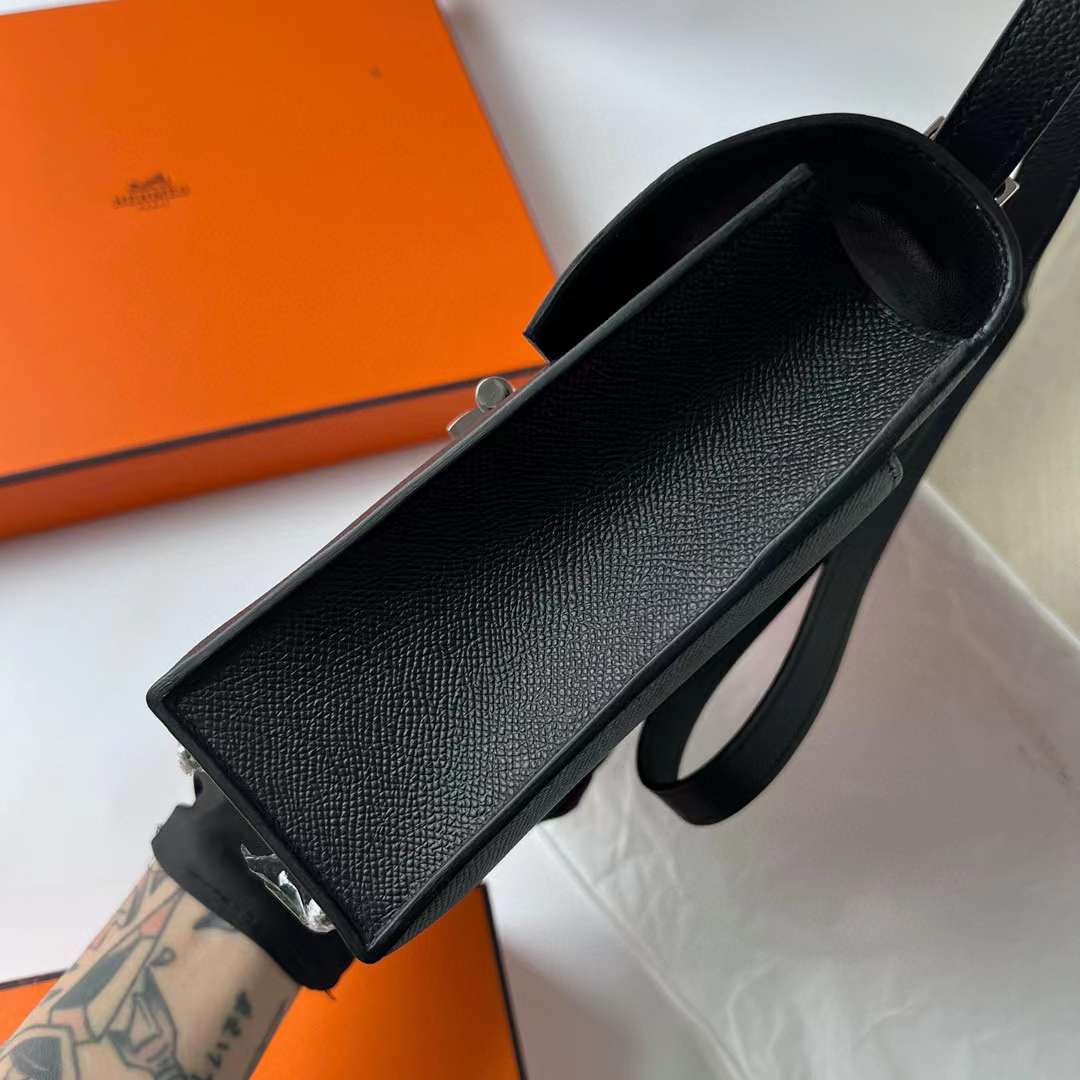 Hermès（爱马仕）Verrou 机枪包 Epsom Ck89 黑色 银扣 21cm 全手工蜡线缝制 Phw
