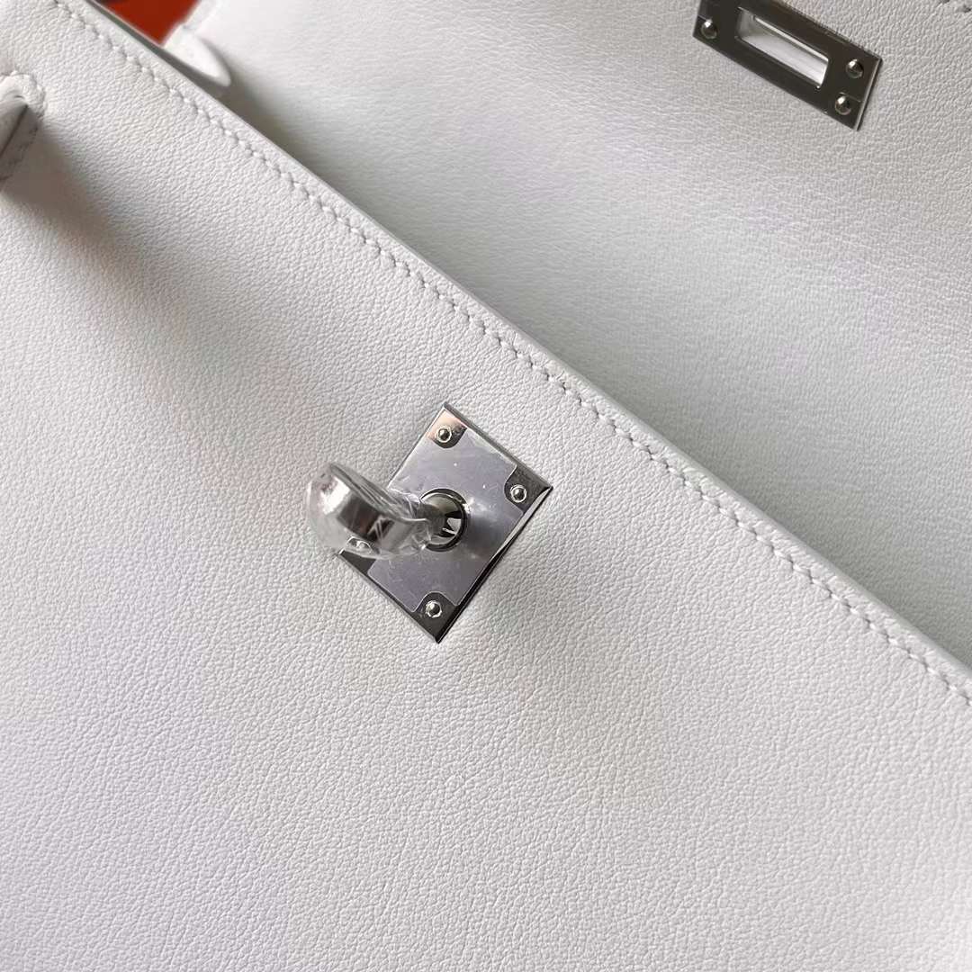 Hermès（爱马仕）Mini Kelly Pochette Swift 01 纯白 银扣 22cm 全手工蜡线缝制 Phw