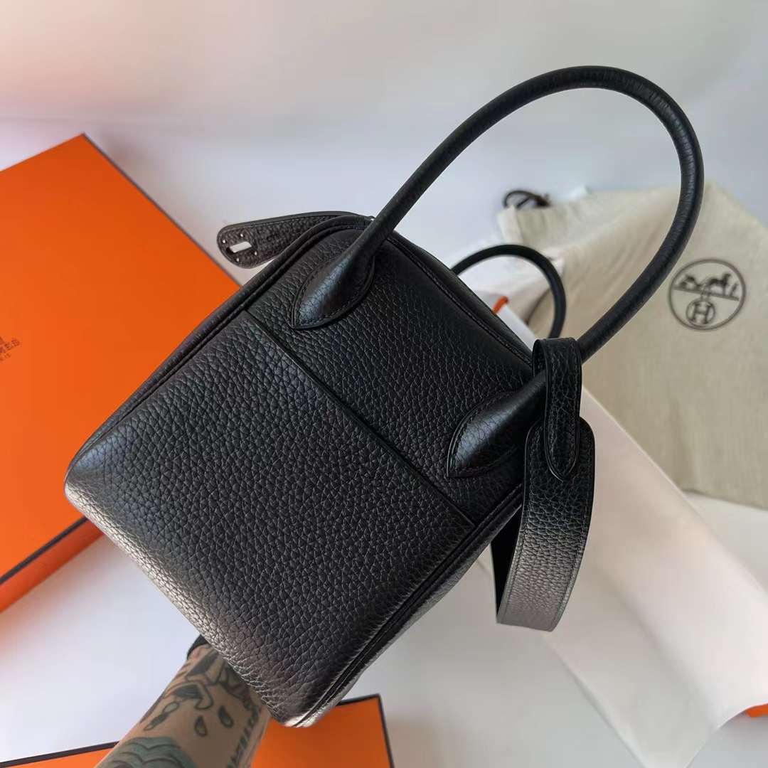 Hermès（爱马仕）Lindy 琳迪包 Clemence Ck89 黑色 银扣 26cm 全手工蜡线缝制 Phw