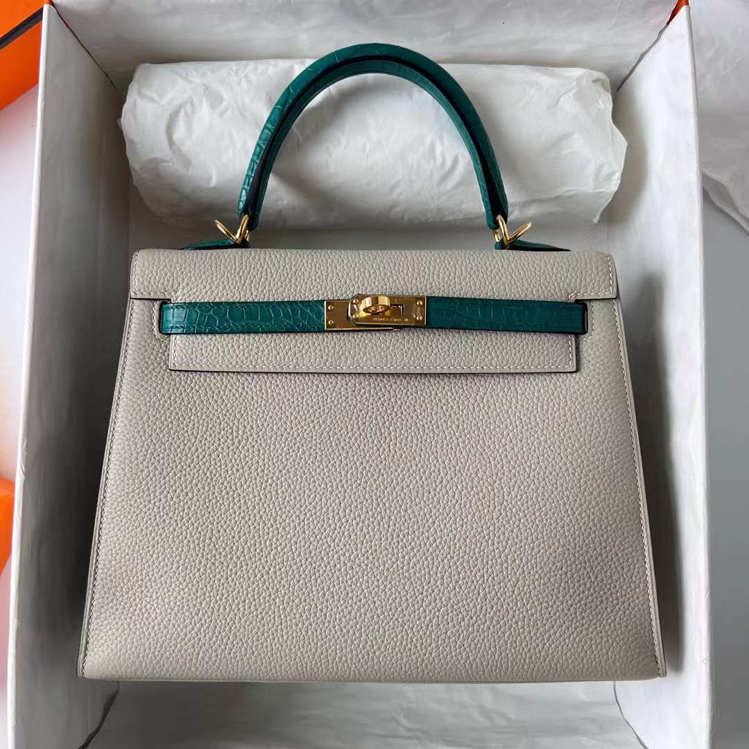 Hermès（爱马仕）Kelly Touch Togo皮 拼 雾面美洲鳄鱼皮 Ck80 珍珠灰 拼 z6 孔雀绿 金扣 25cm 全手工蜡线缝制 Ghw