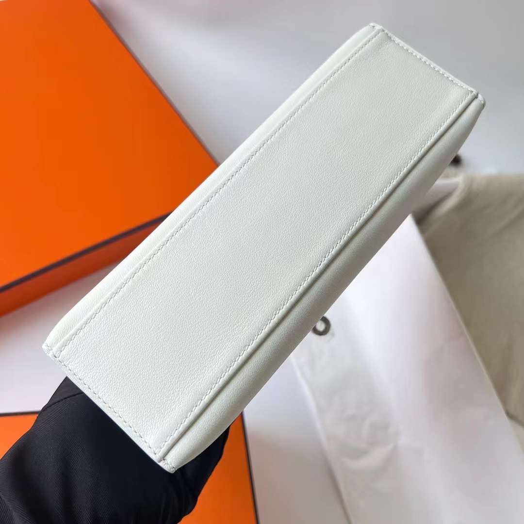 Hermès（爱马仕）Mini Kelly Pochette Swift 01 纯白 银扣 22cm 全手工蜡线缝制 Phw