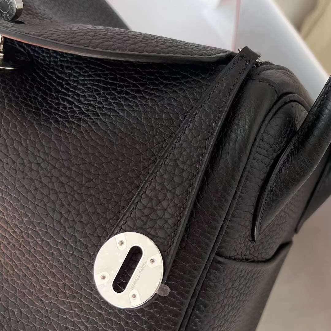 Hermès（爱马仕）Lindy 琳迪包 Clemence Ck89 黑色 银扣 26cm 全手工蜡线缝制 Phw