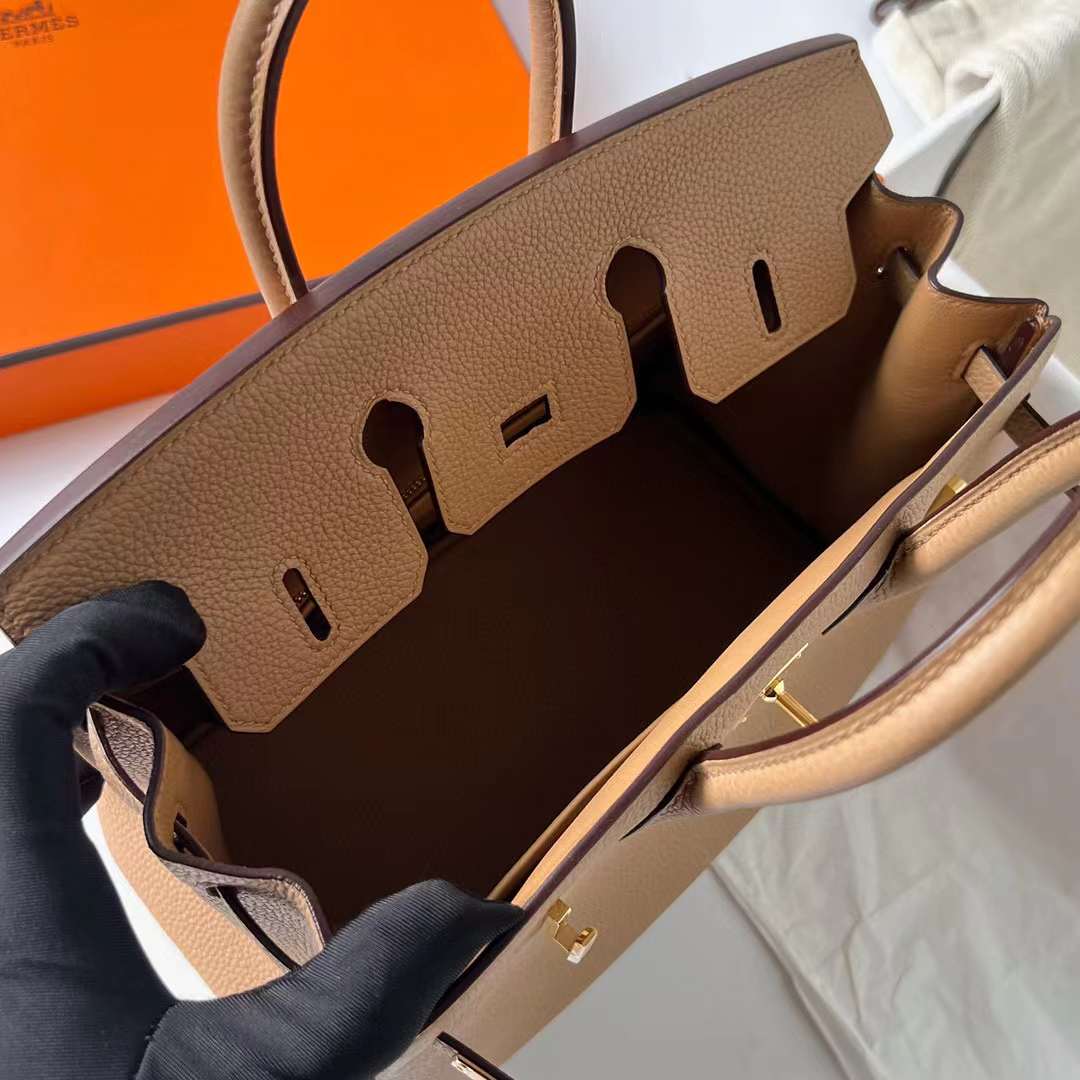 Hermès（爱马仕）Birkin 铂金包 Togo皮 进口德国小牛皮 0M 奶茶色 金扣 25cm 全手工蜡线缝制 Ghw