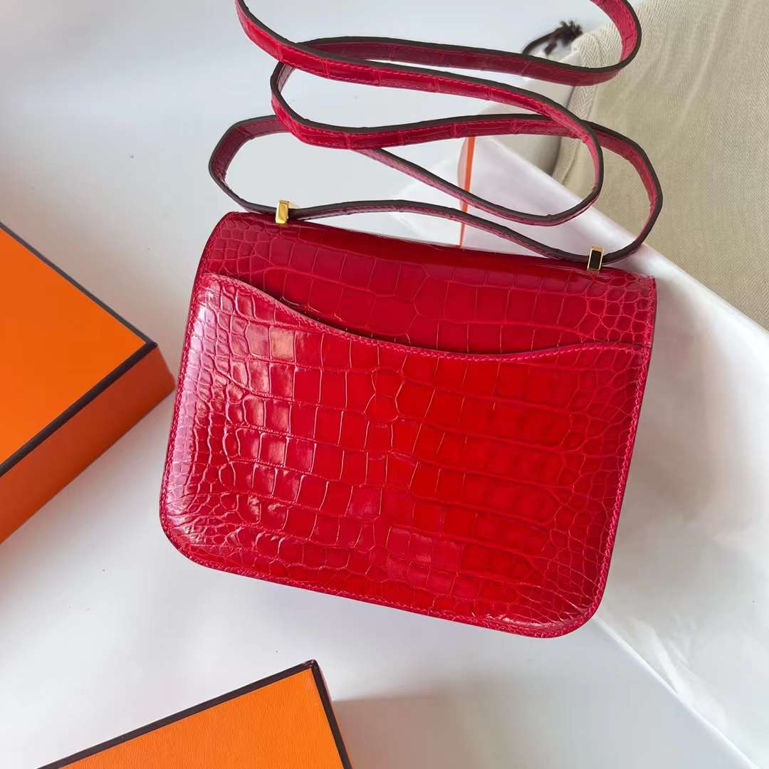Hermès（爱马仕）Constance 空姐包 亮面美洲鳄鱼皮 Shiny Alligator Crocodile Ck93 法拉利红 金扣 19cm 全手工蜡线缝制 Ghw