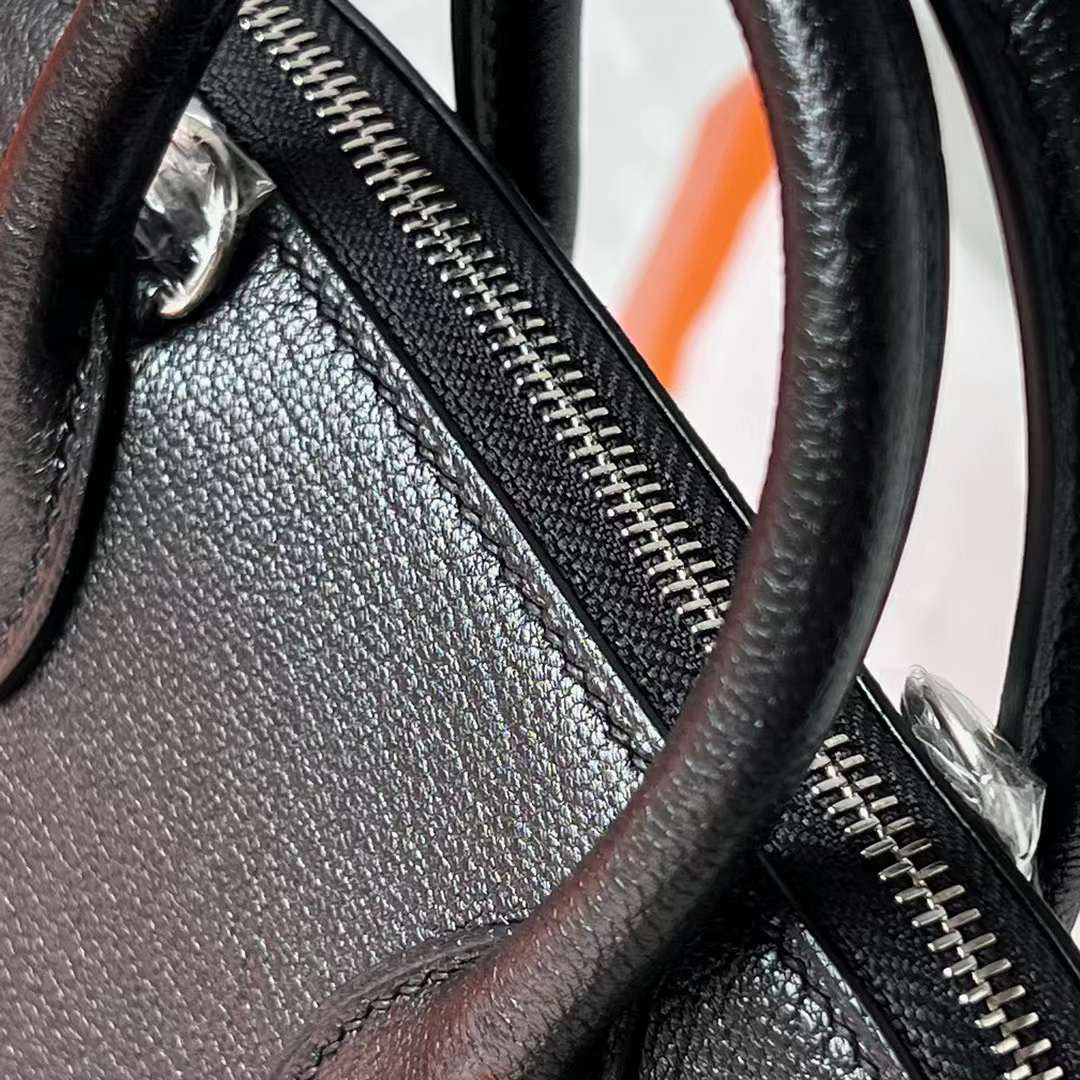 Hermès（爱马仕）Mini Bolide 迷你保龄球包 Chevre 进口山羊皮 Ck89 黑色 银扣 19cm 全手工蜡线缝 Phw