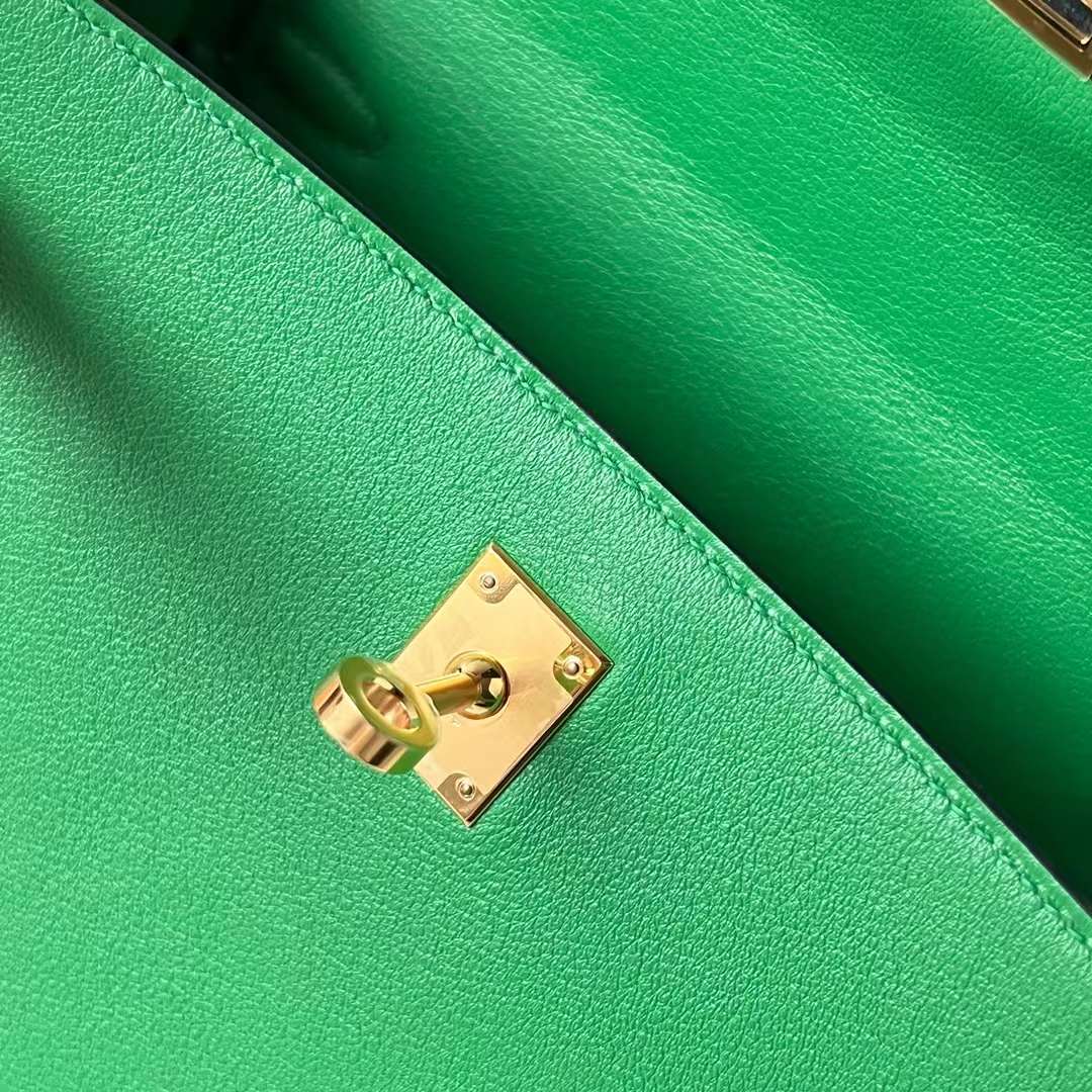 Hermès（爱马仕）Kelly 凯莉包 Swift 进口平纹皮 k1 竹子绿 金扣 25cm 全手工蜡线缝 Ghw