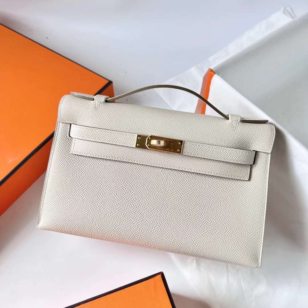 Hermès（爱马仕）Mini Kelly Pochette Epsom Ck10 奶昔白 Craie 金扣 22cm 全手工蜡线缝 Ghw