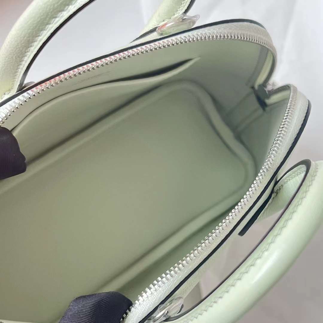 Hermès（爱马仕）Mini Bolide 迷你保龄球包 Chevre 进口山羊皮 0S 气泡绿 银扣 19cm 全手工蜡线缝 Phw