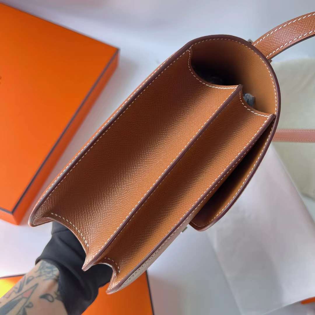 Hermès（爱马仕）Constance 空姐包 Epsom Ck37 金棕色 Gold 银扣 24cm Phw 全手工蜡线缝