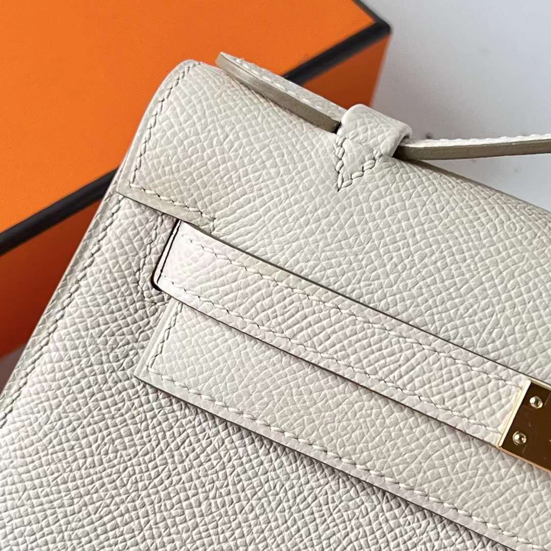 Hermès（爱马仕）Mini Kelly Pochette Epsom Ck10 奶昔白 Craie 金扣 22cm 全手工蜡线缝 Ghw