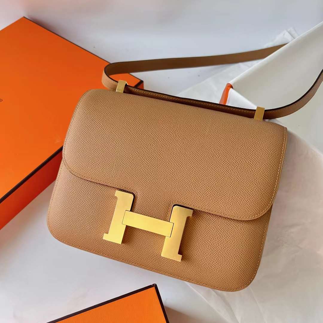 Hermès（爱马仕）Constance 空姐包 Epsom 0M 奶茶色 Chai 金扣 24cm 全手工蜡线缝 Ghw