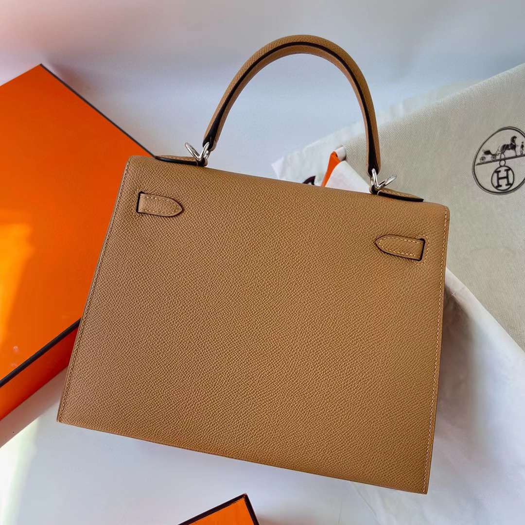 Hermès（爱马仕）Kelly 凯莉包 Epsom 0M 奶茶色 Chai 银扣 25cm 全手工蜡线缝 Phw