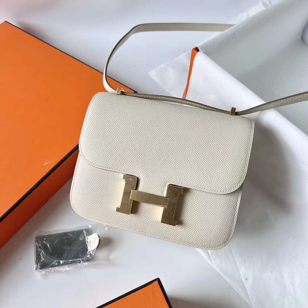 Hermès（爱马仕）Constance 空姐包 Epsom 镜子款 Ck10 奶昔白 金扣 1-19cm 全手工蜡线缝 Ghw