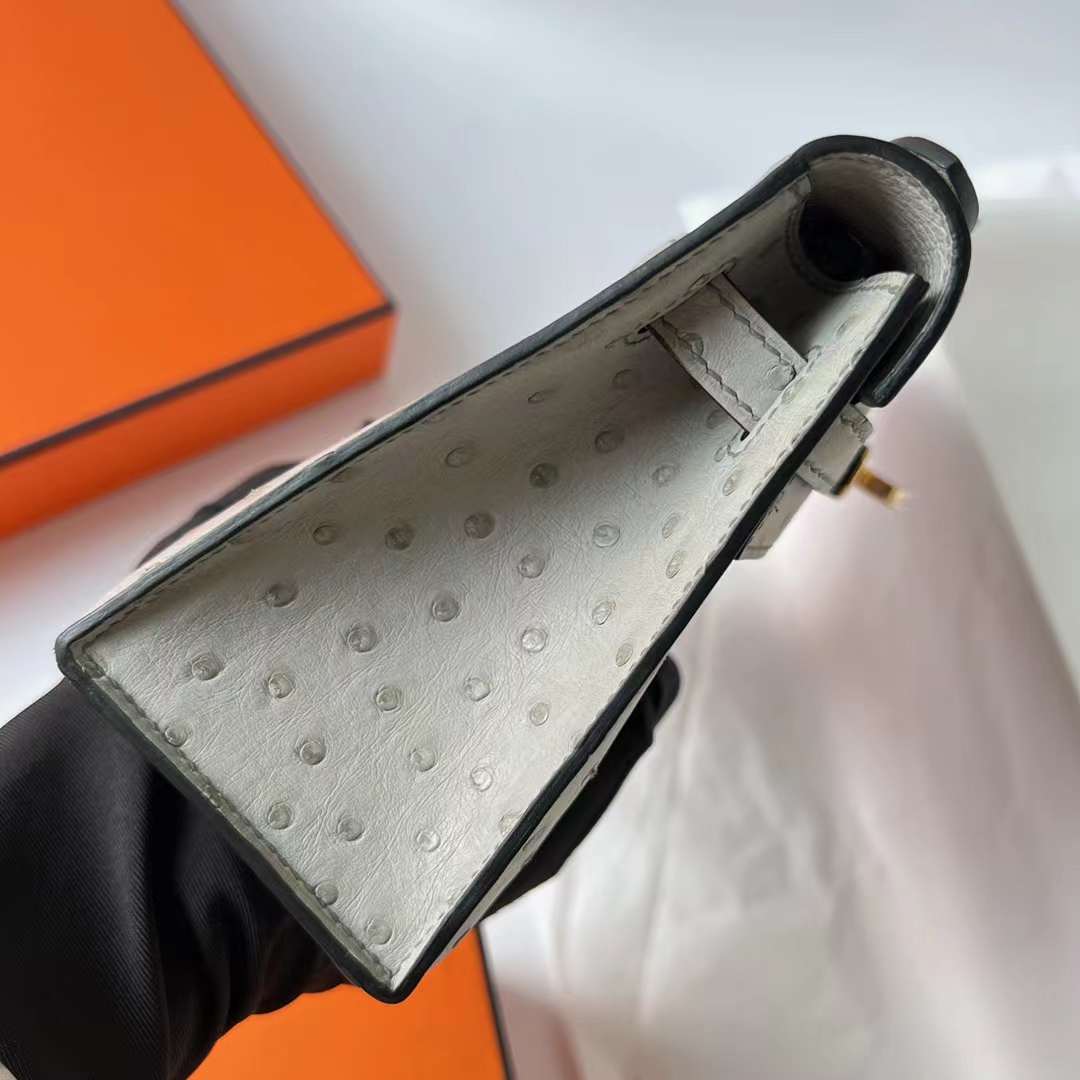 Hermès（爱马仕）Mini Kelly Pochette Ostrich 进口鸵鸟皮 8U 冰川灰 金扣 22cm 全手工蜡线缝 Ghw
