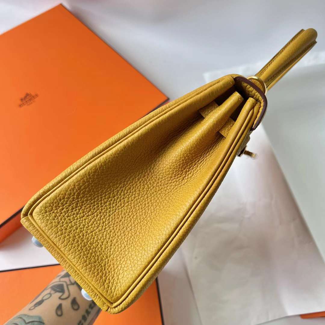 Hermès（爱马仕）Kelly 凯莉包 Togo皮 进口小牛皮 9D 琥珀黄 金扣 25cm 全手工蜡线缝 Ghw