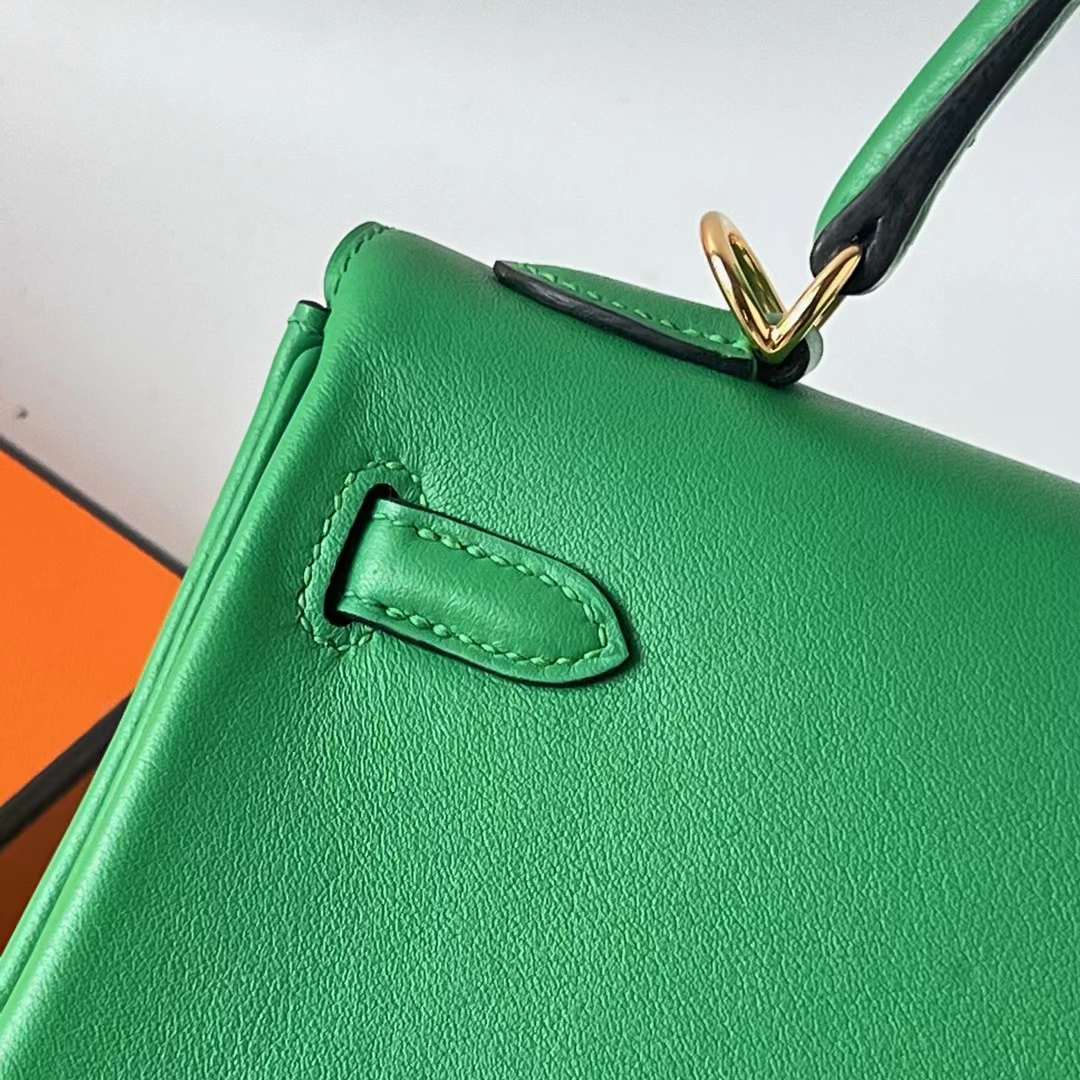Hermès（爱马仕）Kelly 凯莉包 Swift 进口平纹皮 k1 竹子绿 金扣 25cm 全手工蜡线缝 Ghw