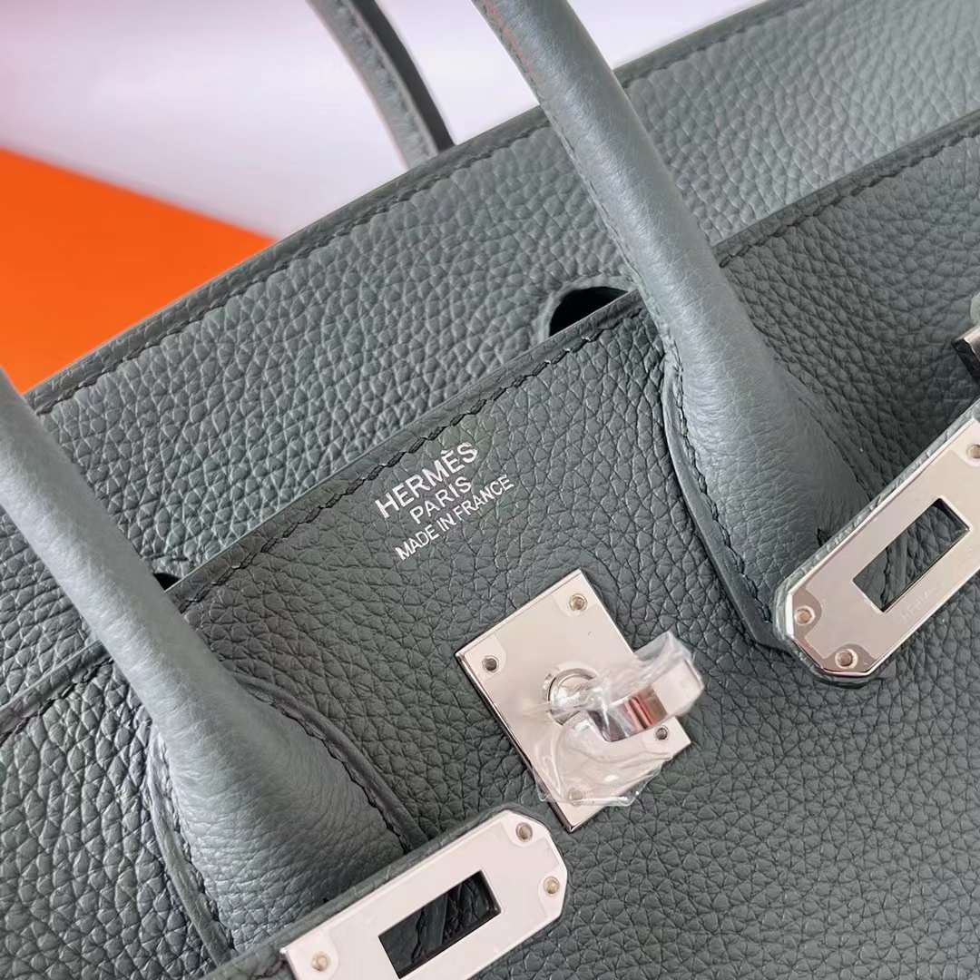 Hermès（爱马仕）Birkin 铂金包 Togo 顶级小牛皮 Cc63 杏绿色 银扣 25cm 全手工蜡线缝 Phw