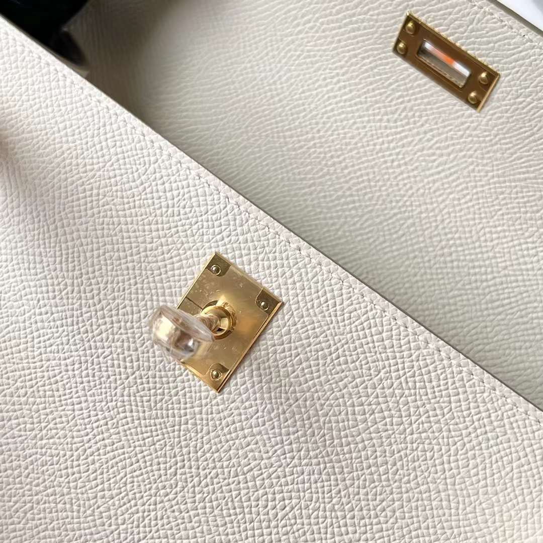 Hermès（爱马仕）Mini Kelly Pochette Epsom Ck10 奶昔白 Craie 金扣 22cm 全手工蜡线缝 Ghw