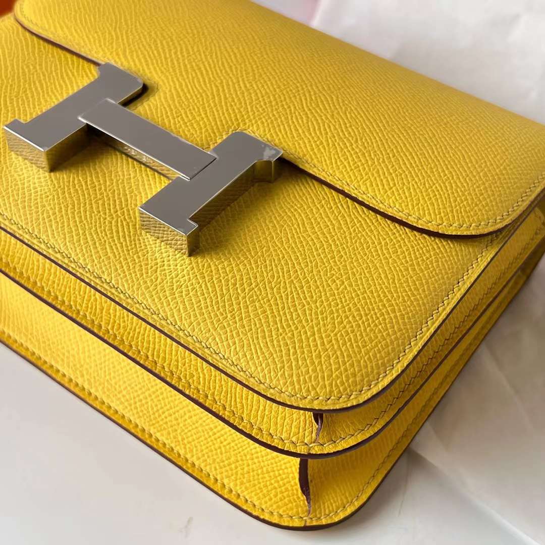 Hermès（爱马仕）Constance 空姐包 Epsom 9O 那不勒斯黄 银扣 19cm 全手工蜡线缝 Phw