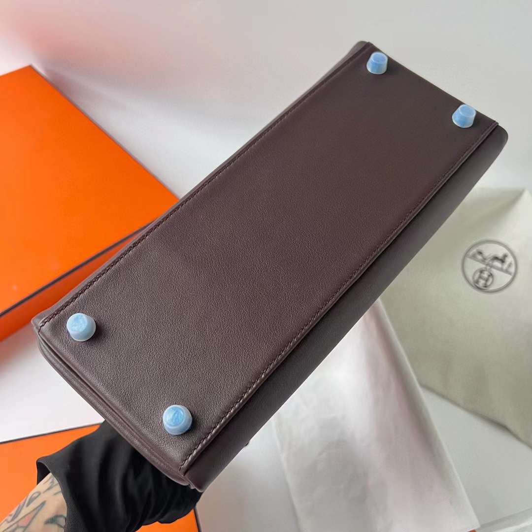Hermès（爱马仕）Kelly 凯莉包 Swift 拼 雾面鳄鱼皮 0G 马鞍红 银扣 28cm 全手工蜡线缝 Phw