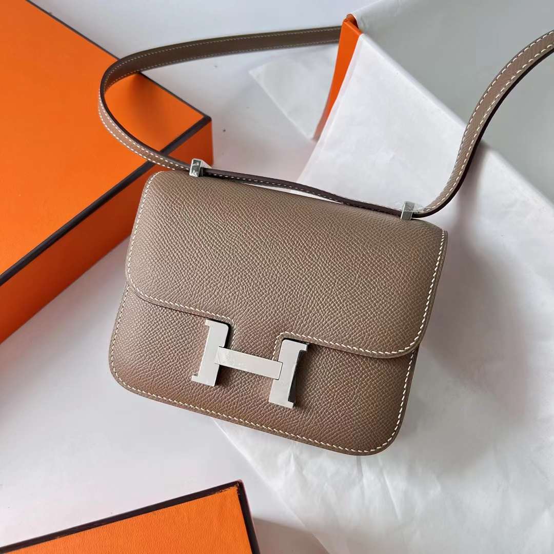 Hermès（爱马仕）Mini Constance 迷你空姐包 Epsom Ck18 大象灰 Etoupe 银扣 14cm 全手工蜡线缝 Phw