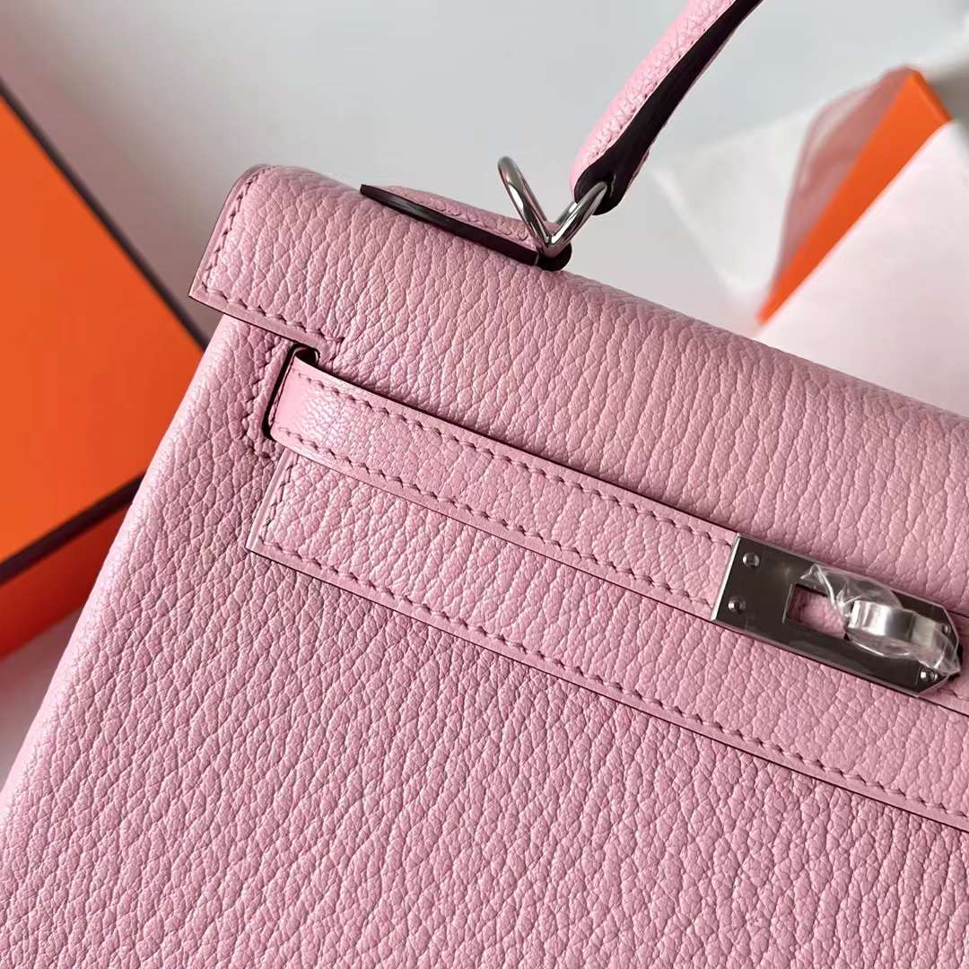 Hermès（爱马仕）Kelly 凯莉包 Chevre 进口山羊皮 3Q 新粉色 内拼 I2 奶油白 银扣 25cm 全手工蜡线缝 Phw