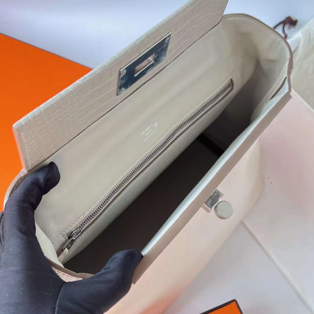 Hermès（爱马仕）Kelly 2424 Maurice 拼 雾面美洲鳄鱼皮 8L 冰川白 银扣 29cm 全手工蜡线缝制 Phw