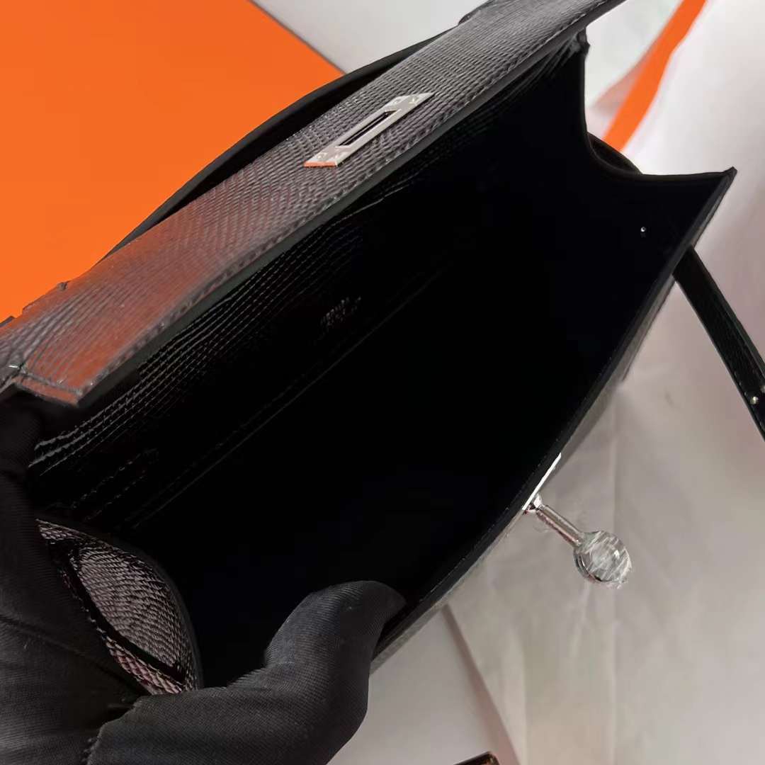 Hermès（爱马仕）Mini Kelly Pochette Lizard 进口蜥蜴皮 Ck89 黑色 Noir 银扣 22cm 全手工蜡线缝 Phw