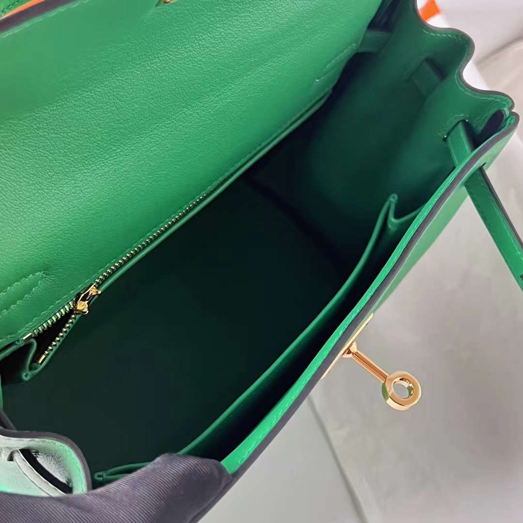 Hermès（爱马仕）Kelly 凯莉包 Swift 进口平纹皮 k1 竹子绿 金扣 25cm 全手工蜡线缝 Ghw