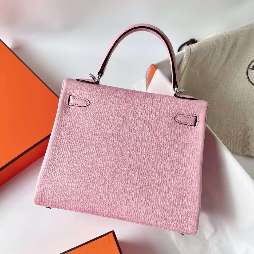 Hermès（爱马仕）Kelly 凯莉包 Chevre 进口山羊皮 3Q 新粉色 内拼 I2 奶油白 银扣 25cm 全手工蜡线缝 Phw