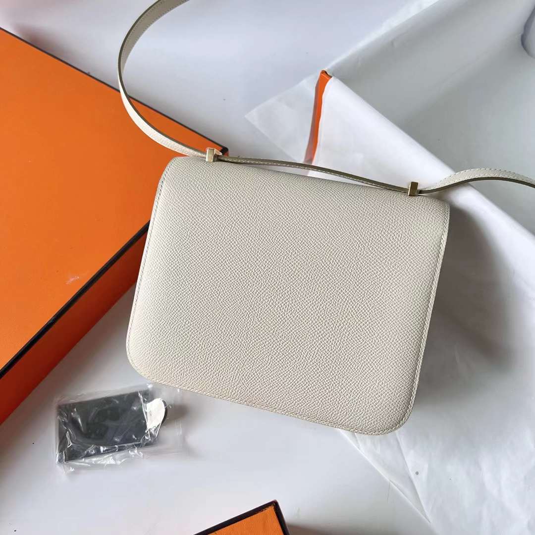 Hermès（爱马仕）Constance 空姐包 Epsom 镜子款 Ck10 奶昔白 金扣 1-19cm 全手工蜡线缝 Ghw