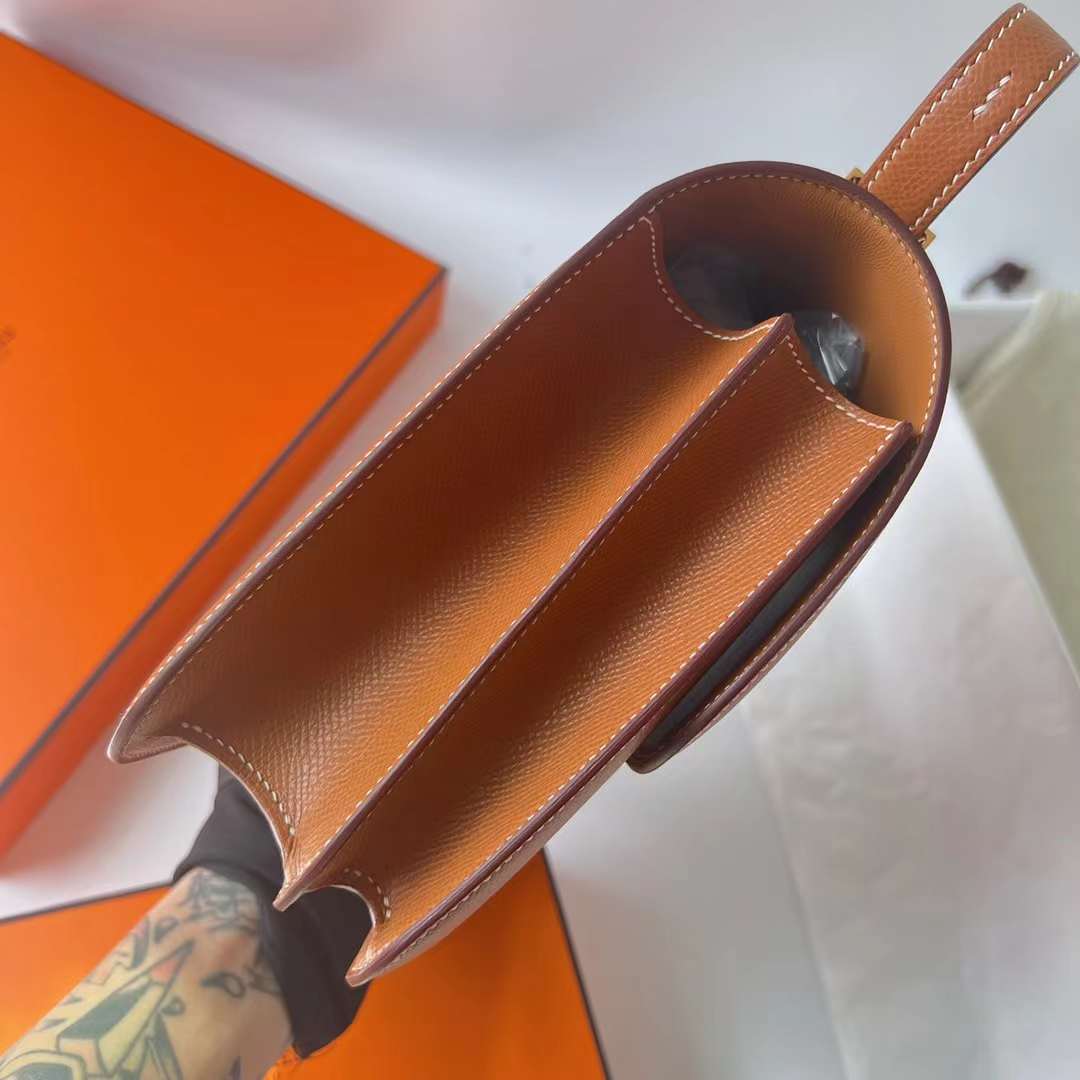 Hermès（爱马仕）Constance 空姐包 Epsom Ck37 金棕色 Gold 金扣 24cm Ghw 全手工蜡线缝