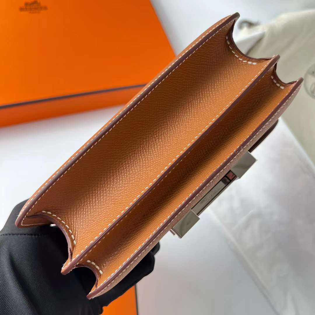 Hermès（爱马仕）Constance 空姐包 Epsom Ck37 金棕色 Gold 银扣 19cm 全手工蜡线缝 Phw