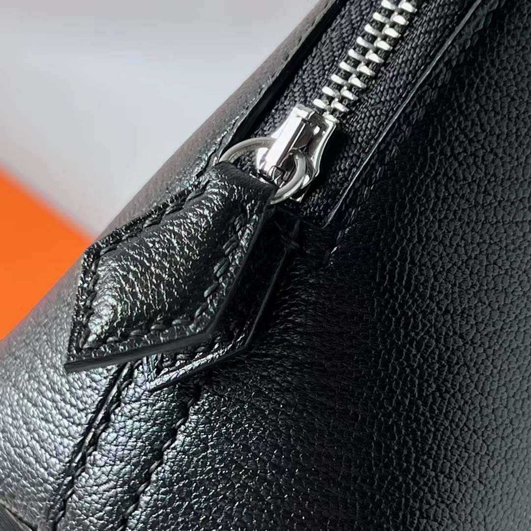 Hermès（爱马仕）Mini Bolide 迷你保龄球包 Chevre 进口山羊皮 Ck89 黑色 银扣 19cm 全手工蜡线缝 Phw
