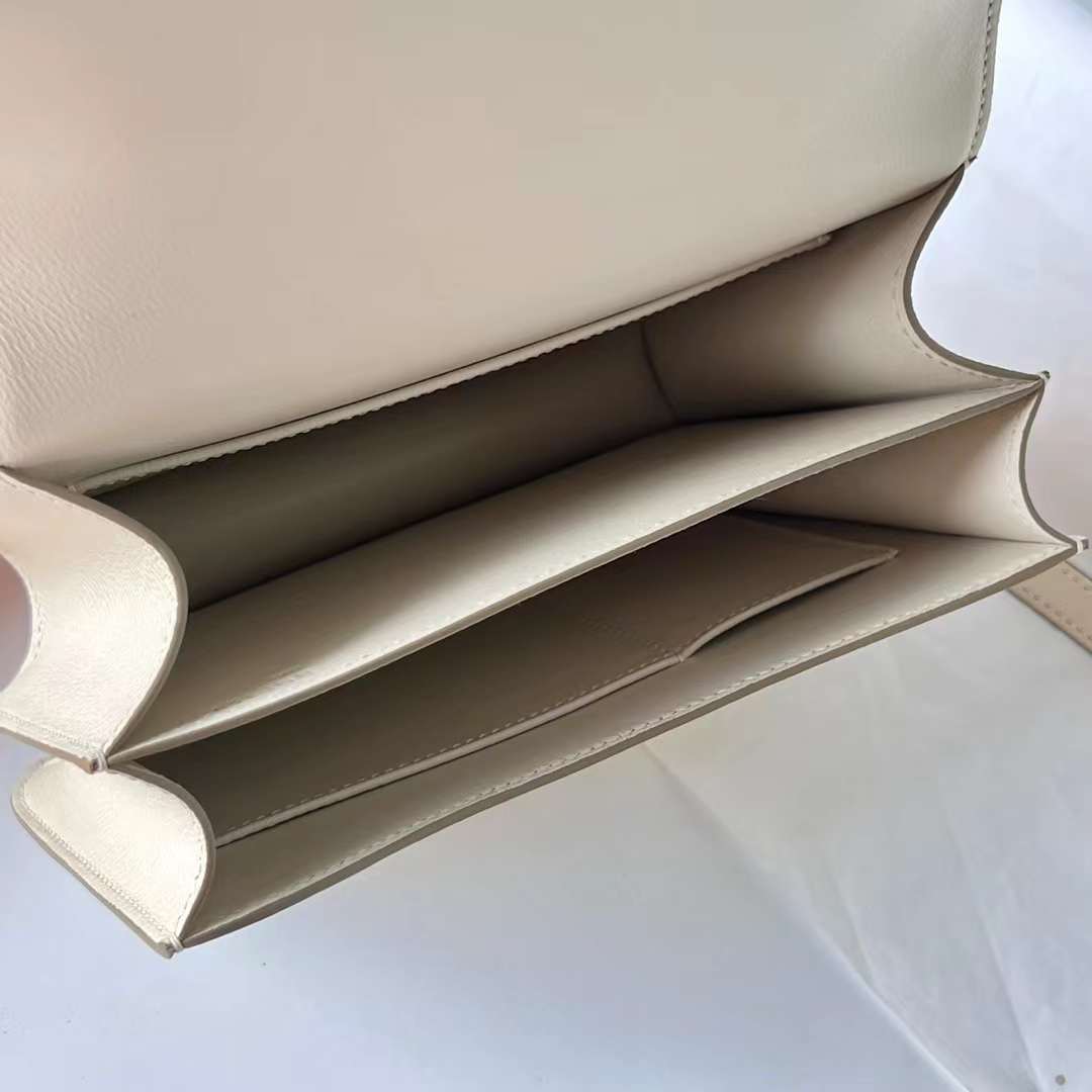 Hermès（爱马仕）Constance 空姐包 Epsom 镜子款 Ck10 奶昔白 金扣 1-19cm 全手工蜡线缝 Ghw