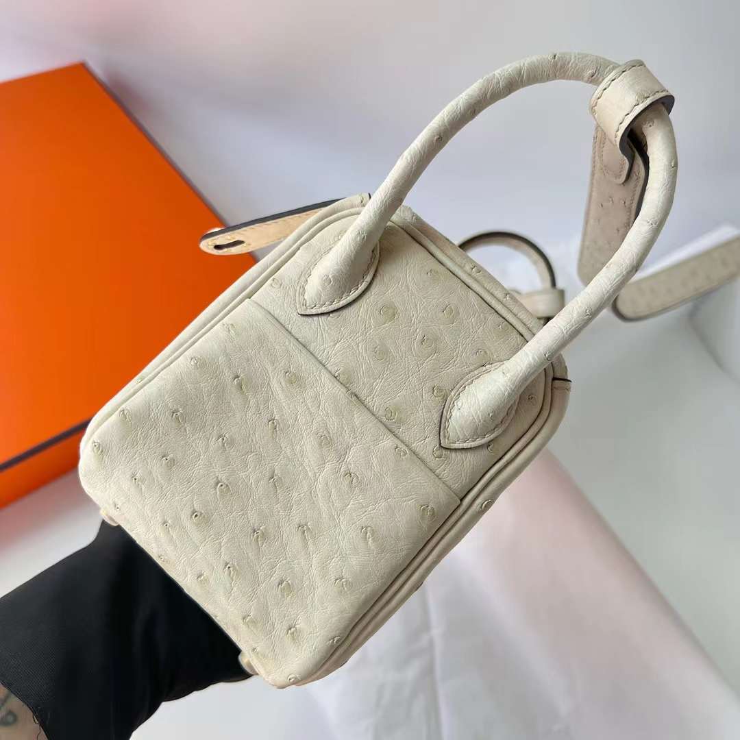 Hermès（爱马仕）Mini Lindy 迷你琳迪包 Ostrich 3C 羊毛白 19cm 全手工缝制 金扣 Ghw