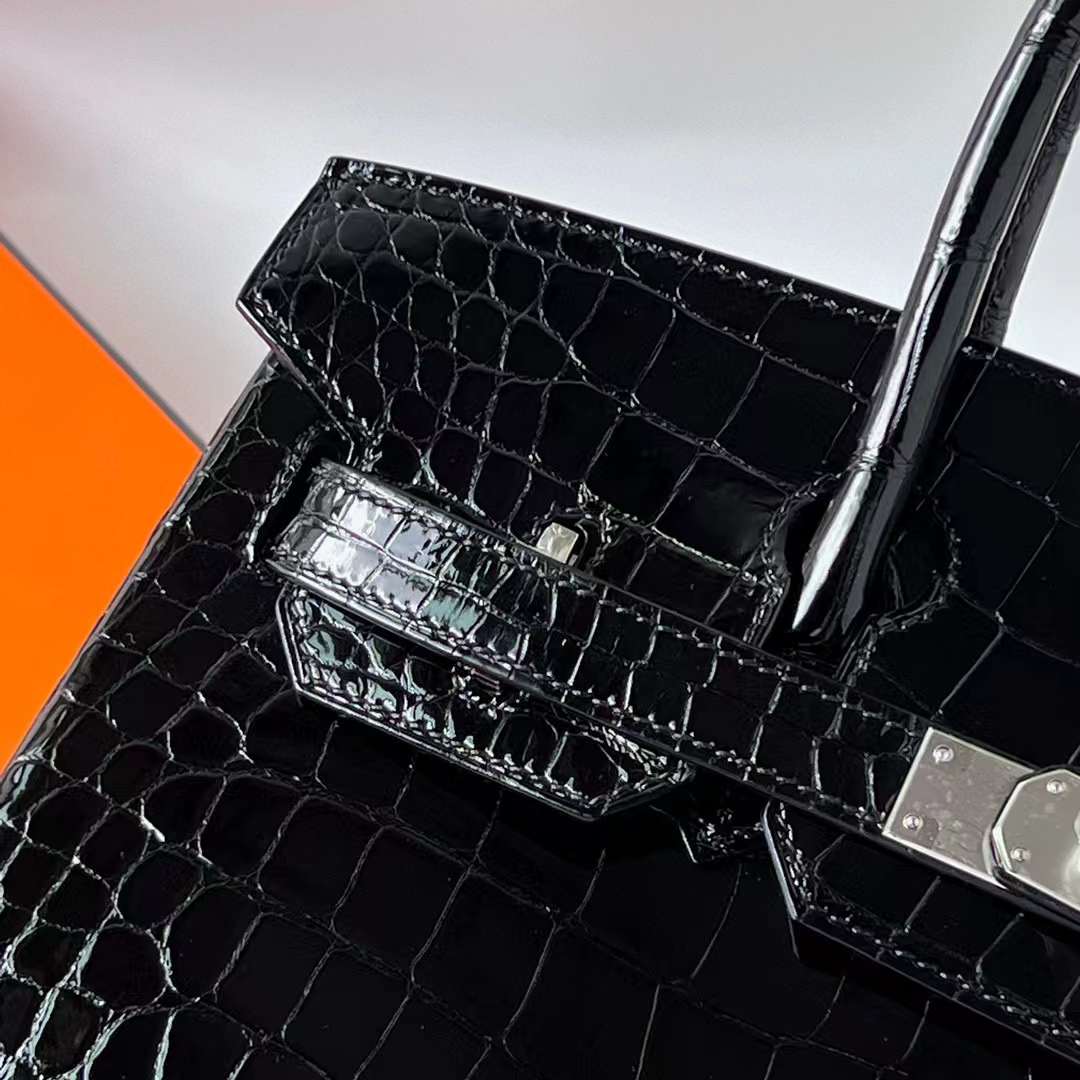 Hermès（爱马仕）Birkin 铂金包 亮面鳄鱼皮 Ck89 黑色 银扣 30cm 全手工蜡线缝 Phw