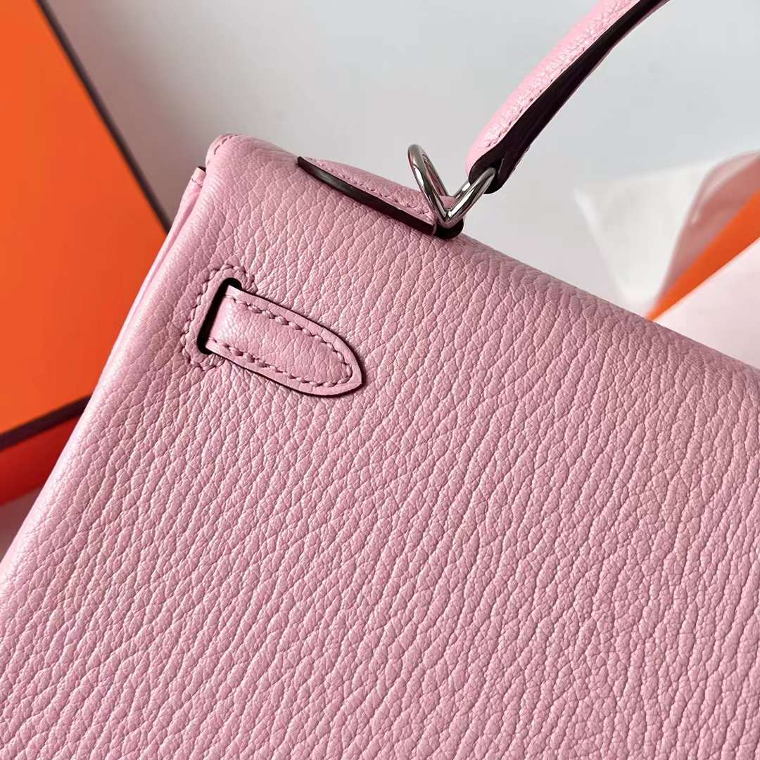 Hermès（爱马仕）Kelly 凯莉包 Chevre 进口山羊皮 3Q 新粉色 内拼 I2 奶油白 银扣 25cm 全手工蜡线缝 Phw