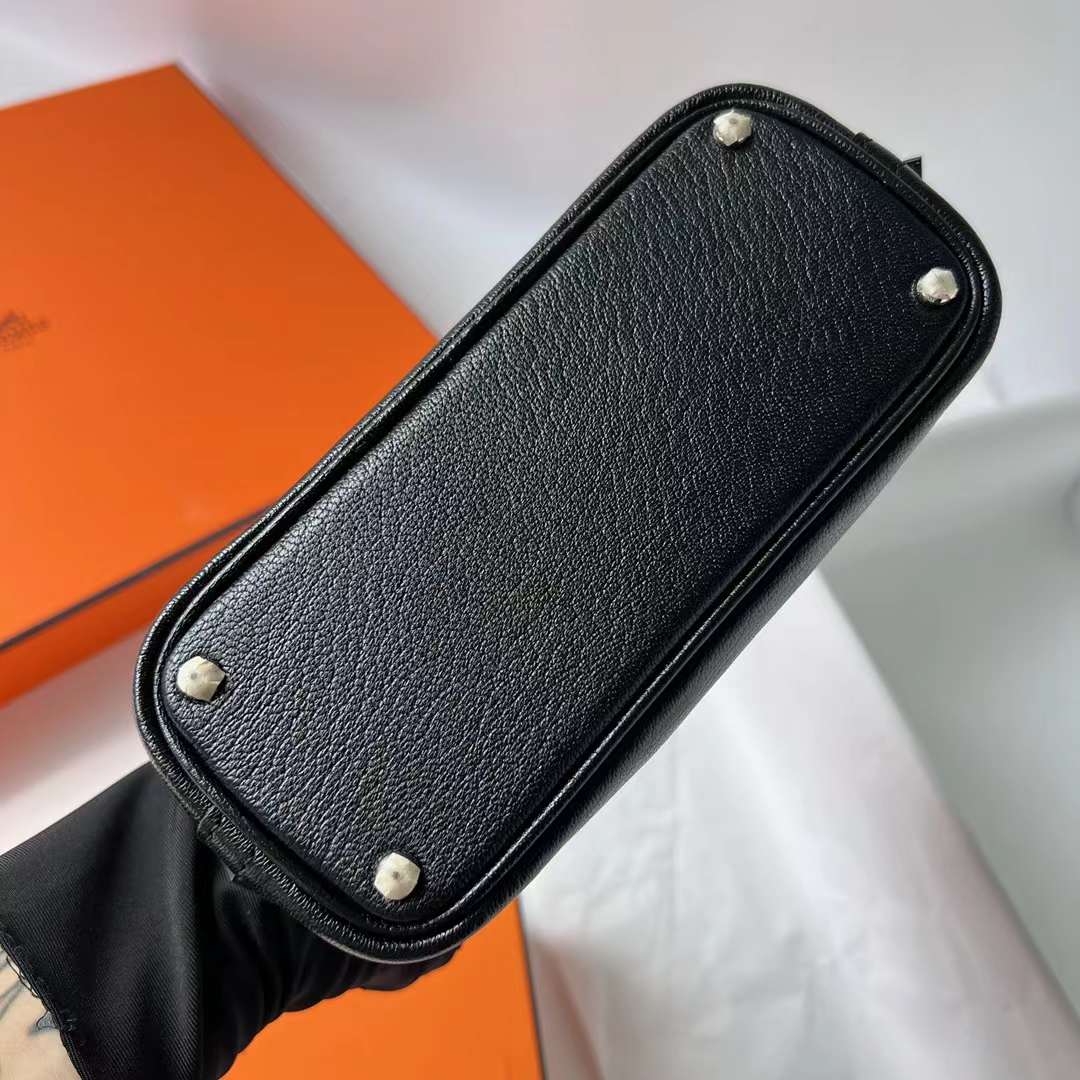 Hermès（爱马仕）Mini Bolide 迷你保龄球包 Chevre 进口山羊皮 Ck89 黑色 银扣 19cm 全手工蜡线缝 Phw