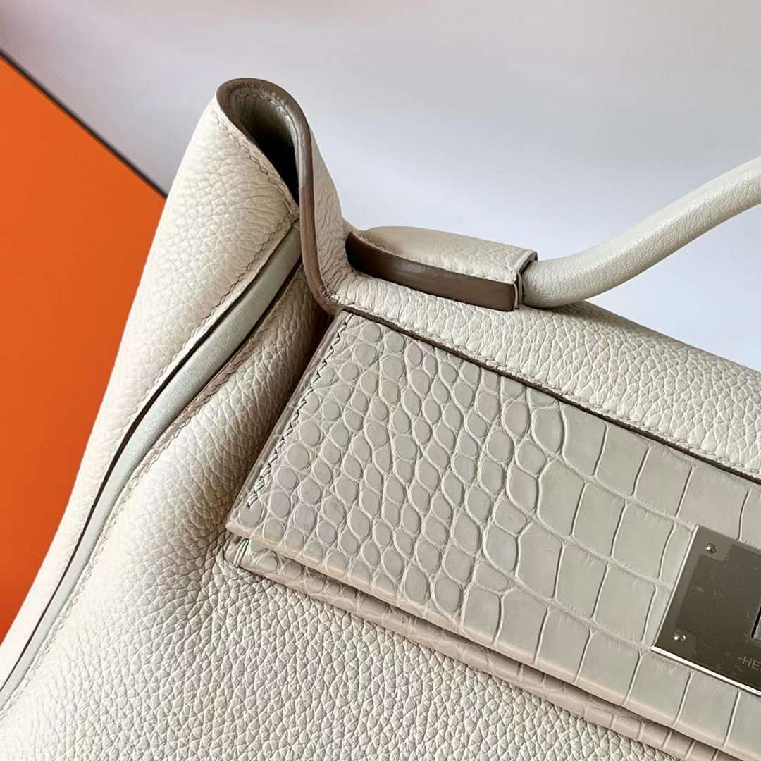 Hermès（爱马仕）Kelly 2424 Maurice 拼 雾面美洲鳄鱼皮 8L 冰川白 银扣 29cm 全手工蜡线缝制 Phw