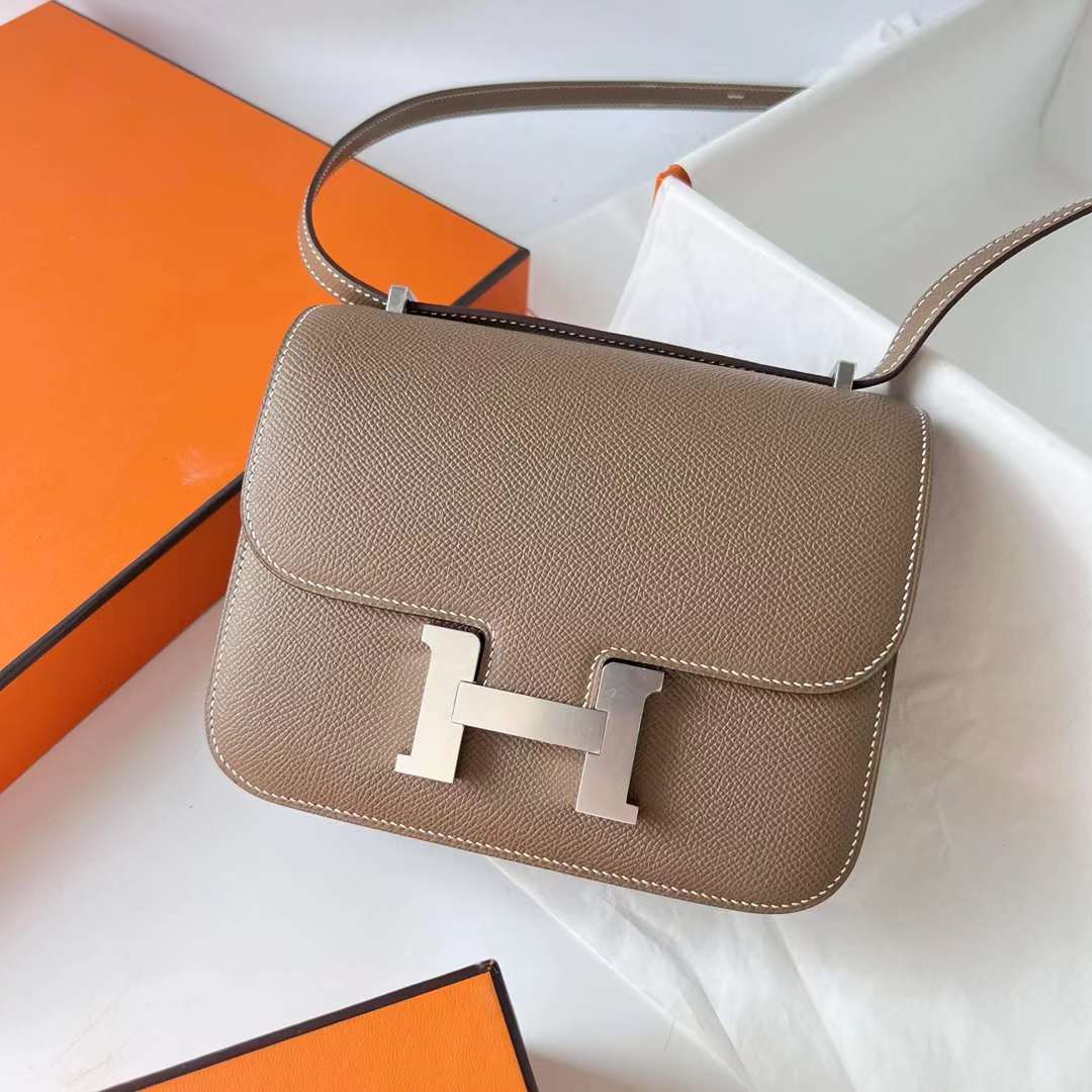 Hermès（爱马仕）Constance 空姐包 Epsom Ck18 大象灰 Etoupe 银扣 19cm 全手工蜡线缝 Phw