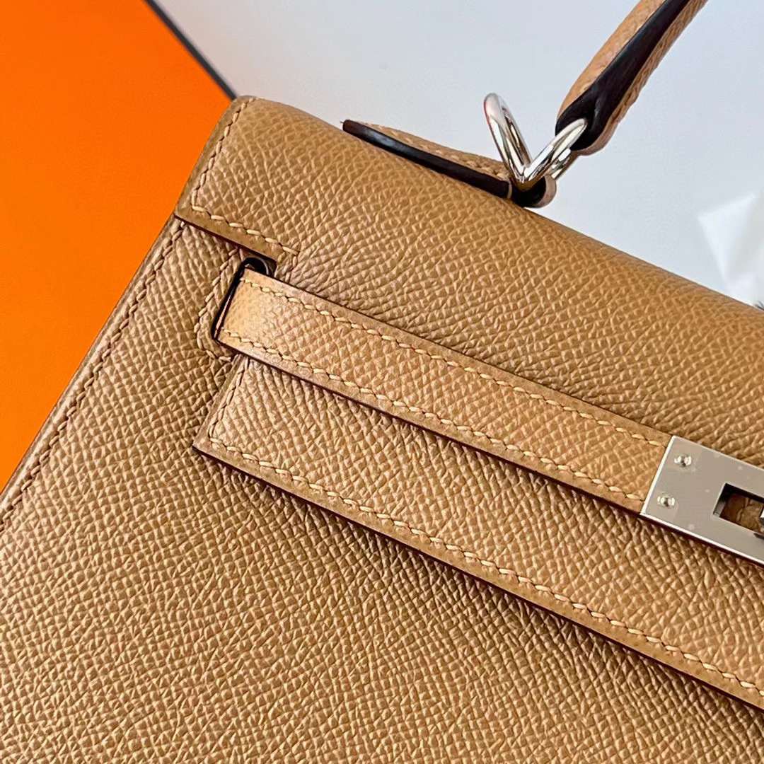 Hermès（爱马仕）Kelly 凯莉包 Epsom 0M 奶茶色 Chai 银扣 25cm 全手工蜡线缝 Phw