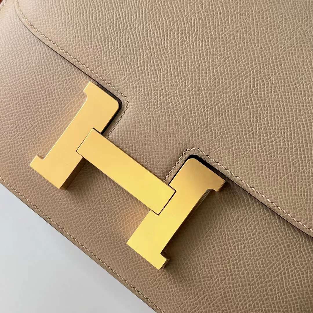 Hermès（爱马仕）Constance 空姐包 Epsom S2 风衣灰 内拼 奶茶色 金扣 24cm Ghw 全手工蜡线缝
