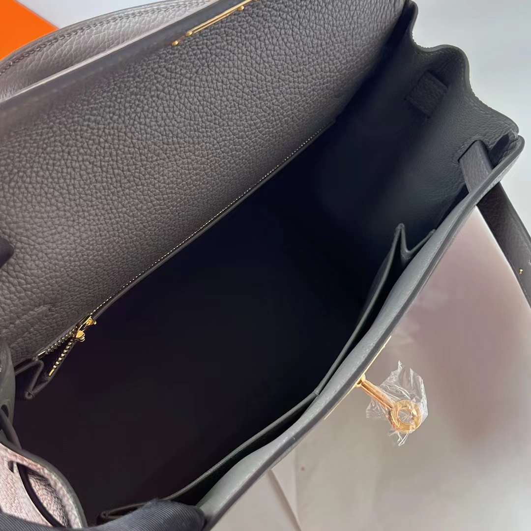 Hermès（爱马仕）Kelly 凯莉包 Togo皮 进口小牛皮 0L 积雨云灰 金扣 28cm 全手工蜡线缝 Ghw
