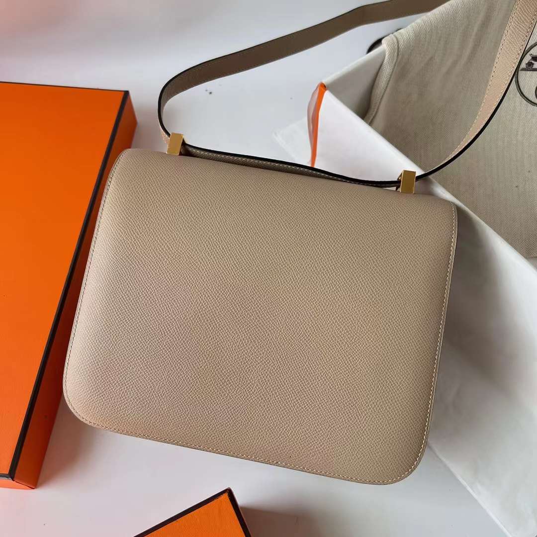 Hermès（爱马仕）Constance 空姐包 Epsom S2 风衣灰 内拼 奶茶色 金扣 24cm Ghw 全手工蜡线缝
