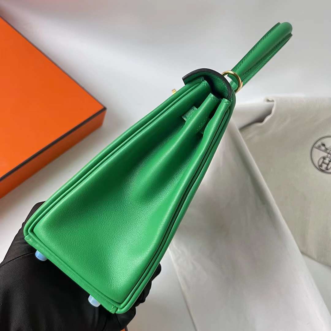 Hermès（爱马仕）Kelly 凯莉包 Swift 进口平纹皮 k1 竹子绿 金扣 25cm 全手工蜡线缝 Ghw