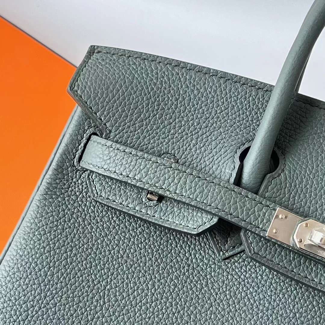 Hermès（爱马仕）Birkin 铂金包 Togo 顶级小牛皮 Cc63 杏绿色 银扣 25cm 全手工蜡线缝 Phw