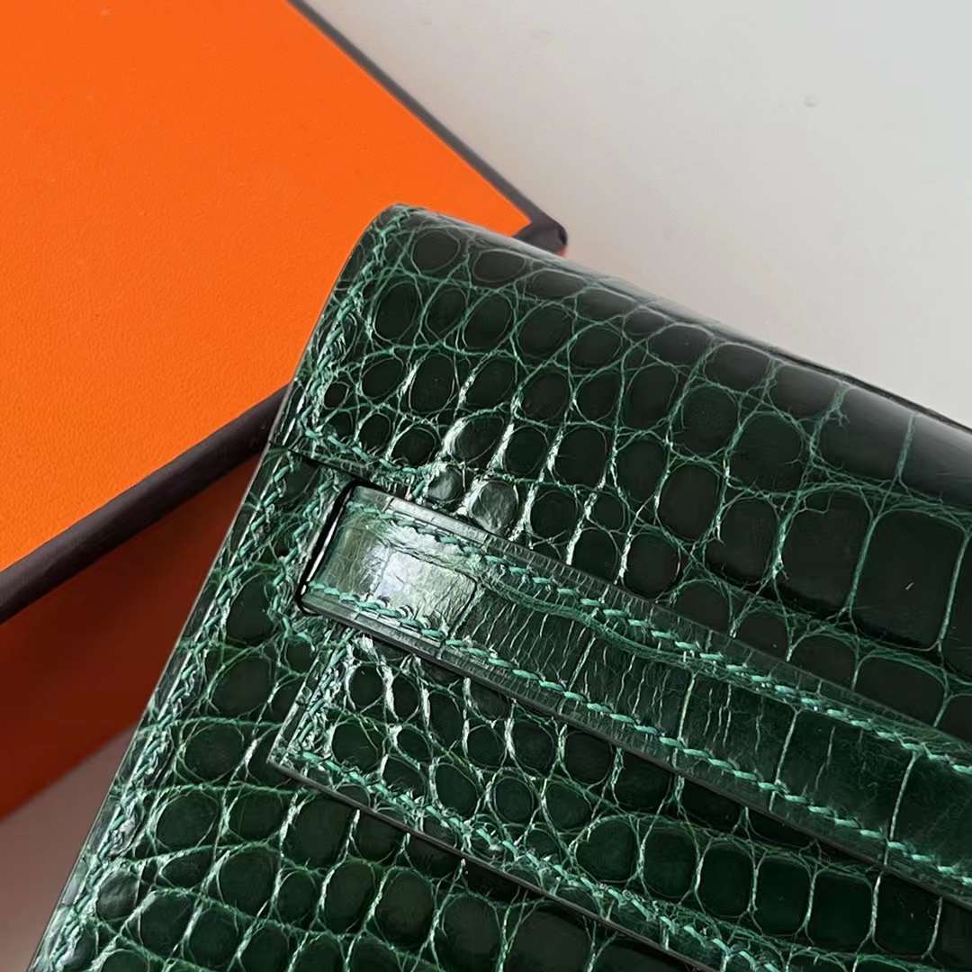 Hermès（爱马仕）Kelly to go 亮面美洲鳄鱼皮 Shiny Alligator Crocodile Ck67 祖母绿 金扣 20cm Ghw 全手工蜡线缝