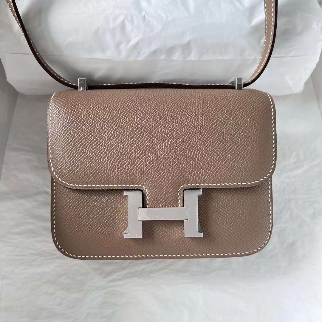 Hermès（爱马仕）Mini Constance 迷你空姐包 Epsom Ck18 大象灰 Etoupe 银扣 14cm 全手工蜡线缝 Phw